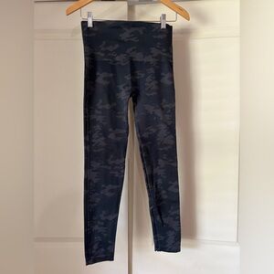 SPANX Camo  Black And Gray Leggings